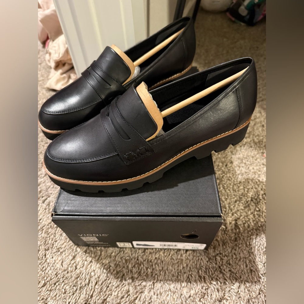 Vionic Black Leather Loafers
